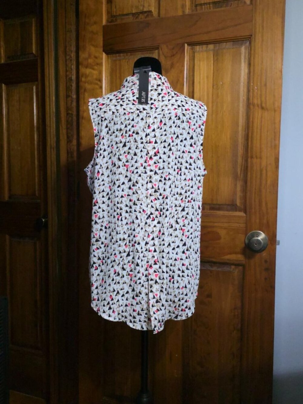 Sleeveless V-Neck Summer Top black tan pink white high-low hem large Apt. 9 - Picture 9 of 16